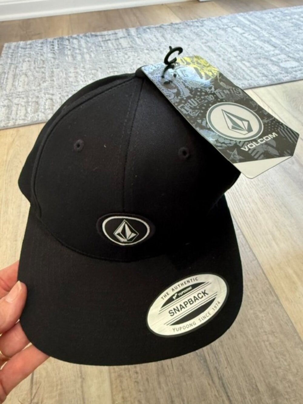 NEW Volcom Black Snapback Hat One Size Fits All